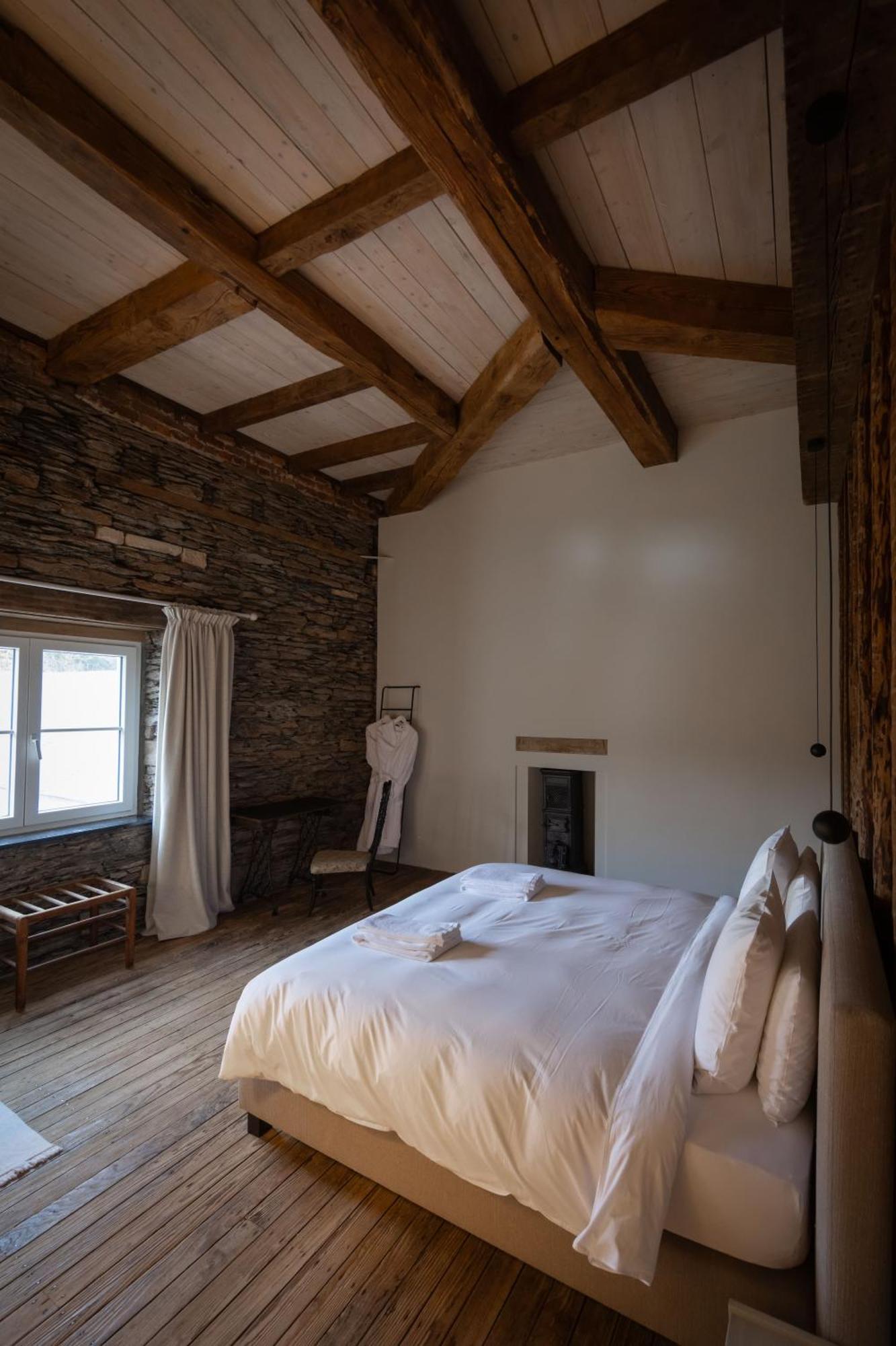 Chateau Du Pont D'oye Bed & Breakfast